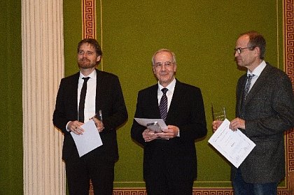 Philipp Schreck (left) with Dirk Mhlenbruch and Ralf Peters, who received the second and third prize, respectively. 